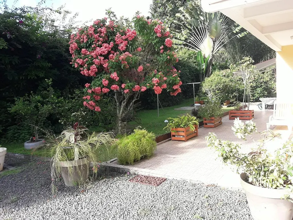 Nyaraló Domaine Le Bougainvillee Petit-Bourg